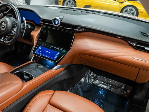 Used 2024 Maserati GranTurismo Modena image 13