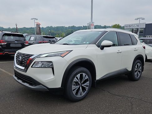 Certified 2023 Nissan Rogue SV w/ SV Premium B Package AWD/4WD image 3