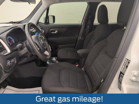 Used 2021 Jeep Renegade Latitude FWD image 4