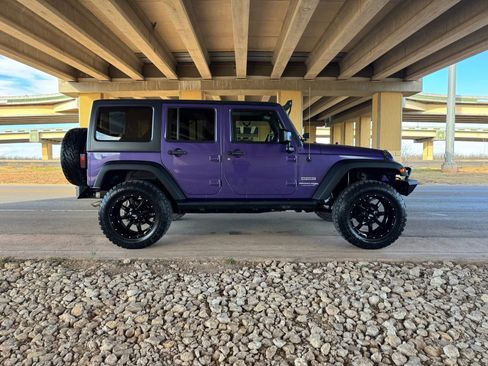Used 2018 Jeep Wrangler Unlimited Sport S image 2