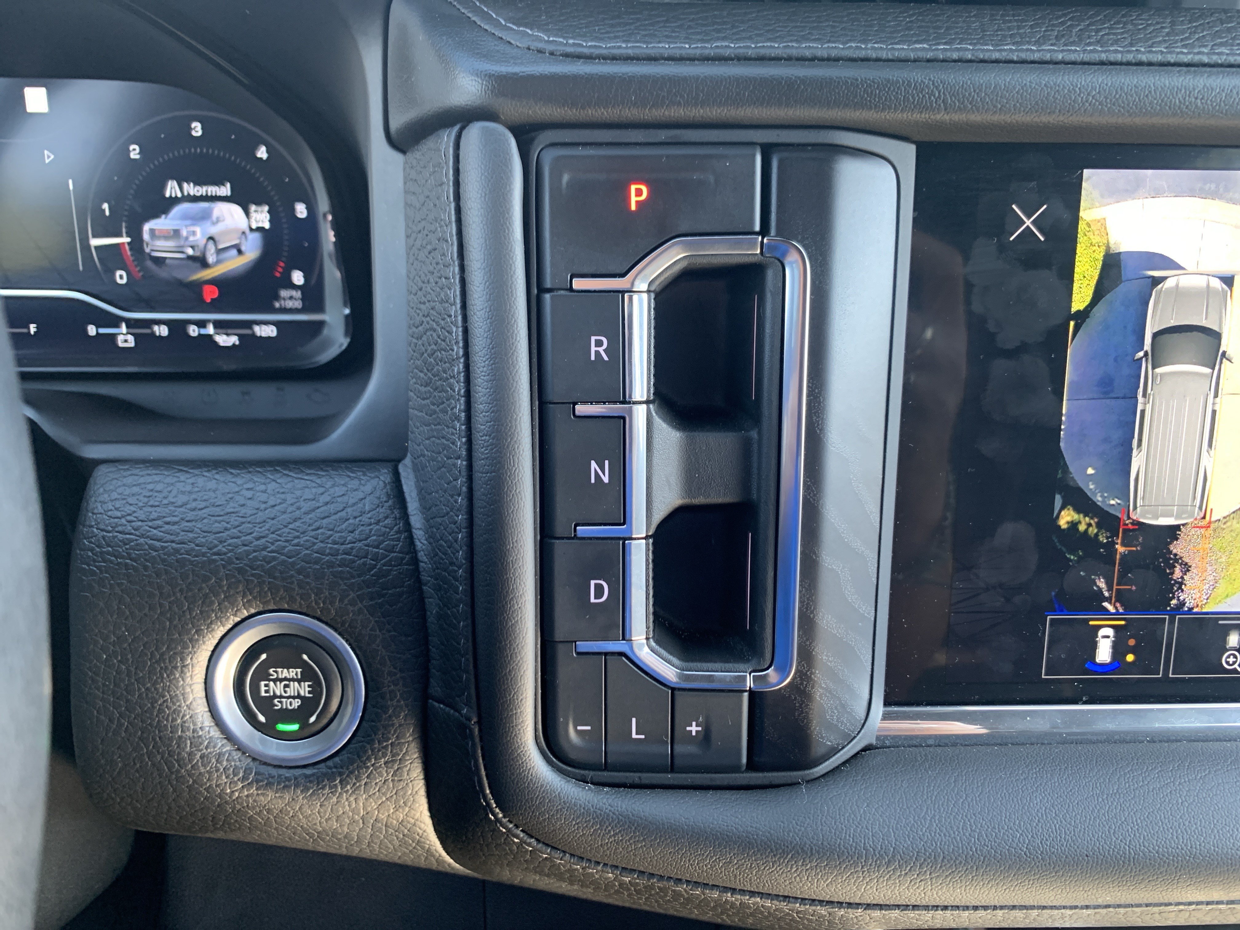 Used 2022 GMC Yukon Denali w/ Advanced Technology Package AWD/4WD image 26