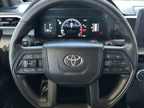 Used 2025 Toyota Tacoma SR5 AWD/4WD image 20