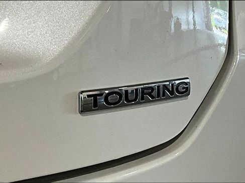 Used 2024 Honda Pilot Touring image 24