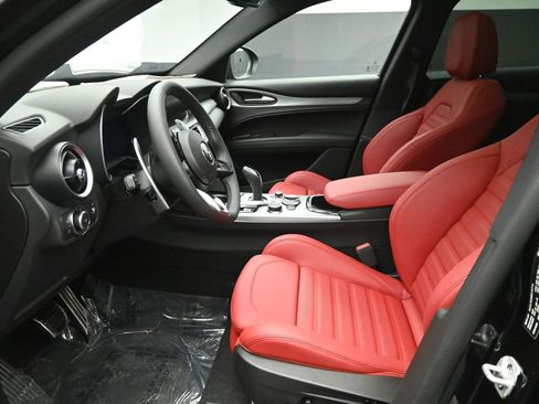 New 2025 Alfa Romeo Stelvio Sprint w/ Veloce Package image 9