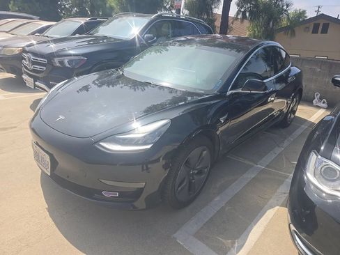 Used 2018 Tesla Model 3 Mid Range RWD image 1