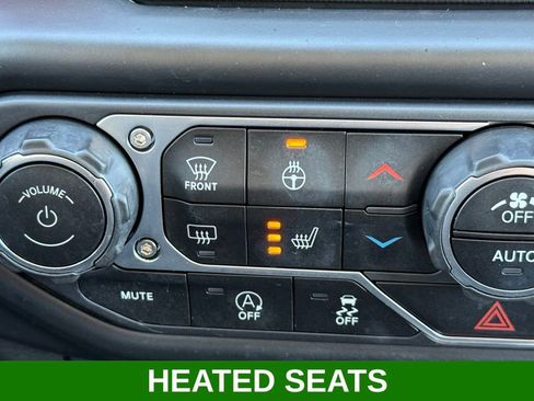 Used 2022 Jeep Wrangler Unlimited Rubicon w/ Cold Weather Group AWD/4WD image 11