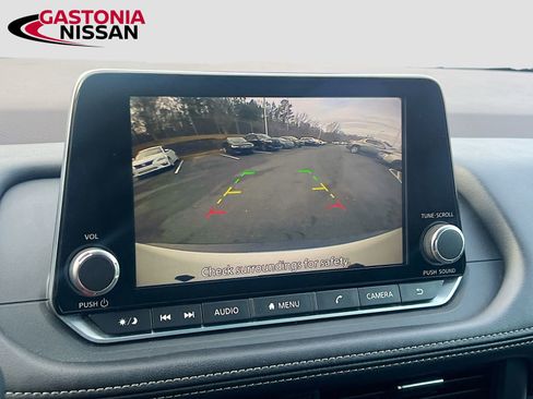 Used 2023 Nissan Rogue SV image 17