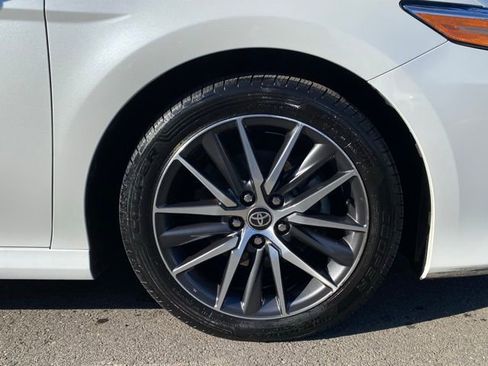 Used 2021 Toyota Camry XLE w/ Cold Weather Package image 22