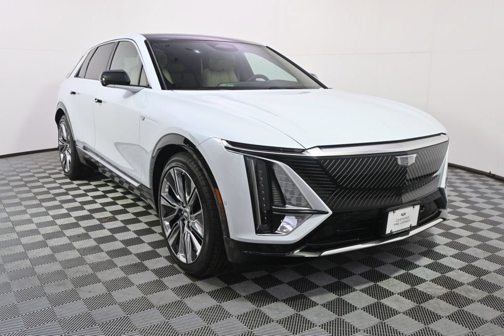 Certified 2026 Cadillac Lyriq Signature Luxury w/ Nappa Leather Package AWD/4WD image 9