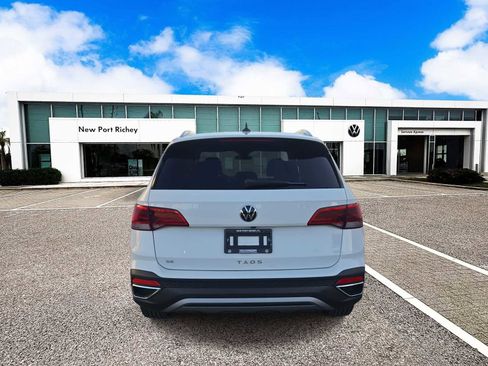 Used 2023 Volkswagen Taos SE image 7