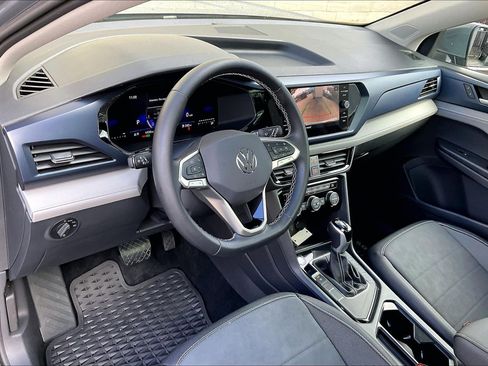 Certified 2024 Volkswagen Taos SE w/ Panoramic Sunroof Package image 14