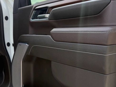 Used 2025 GMC Sierra 3500 Denali w/ Denali Reserve Package image 28