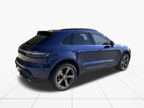 Used 2023 Porsche Macan Turbo image 9