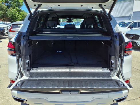 Used 2025 BMW X5 xDrive50e AWD/4WD image 18
