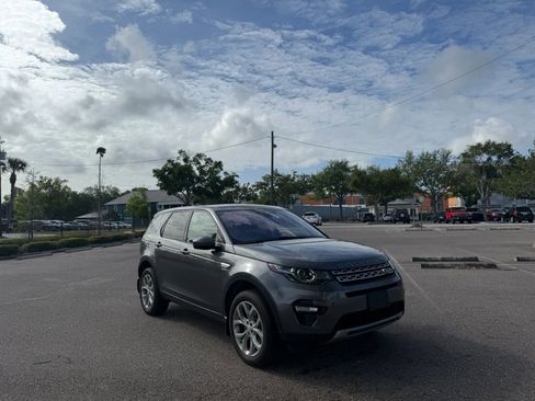 Used 2018 Land Rover Discovery Sport HSE AWD/4WD image 3