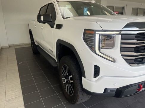 Used 2022 GMC Sierra 1500 AT4 w/ AT4 Premium Package image 6
