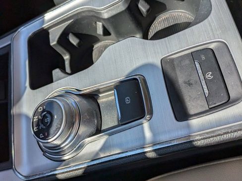 Used 2022 Ford Edge SEL image 14