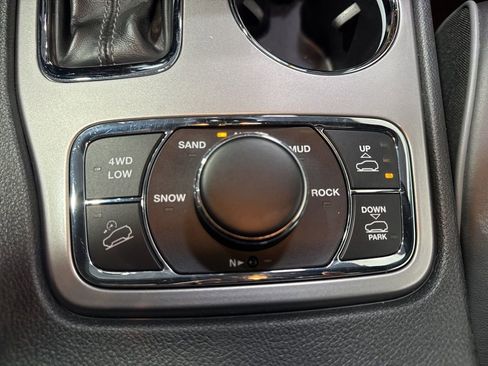 Used 2020 Jeep Grand Cherokee Overland image 30