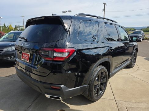 New 2025 Honda Pilot Black Edition image 6
