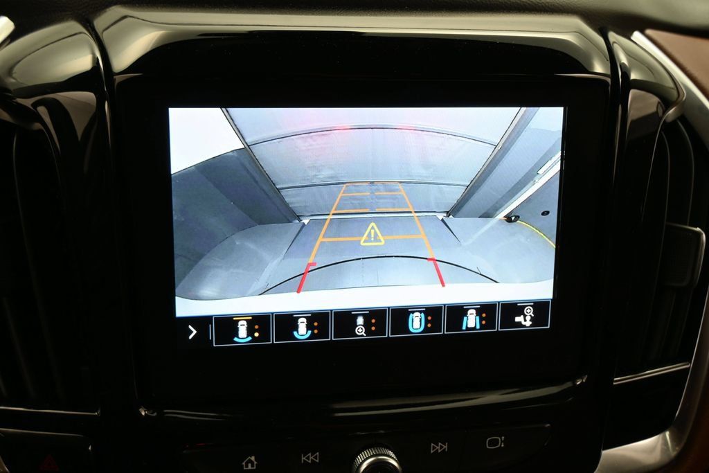 Used 2021 Chevrolet Traverse High Country FWD image 13