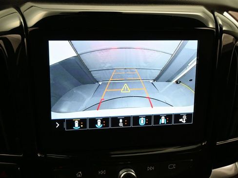 Used 2021 Chevrolet Traverse High Country FWD image 13