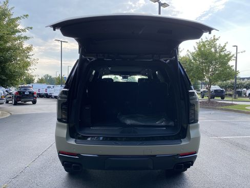 New 2026 Chevrolet Tahoe High Country AWD/4WD image 11