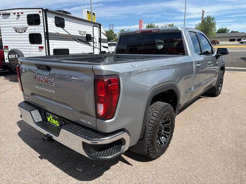 Used 2023 GMC Sierra 1500 SLE w/ Enhanced Capability Package AWD/4WD image 3