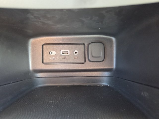 Used 2024 Chevrolet Equinox LS FWD image 25