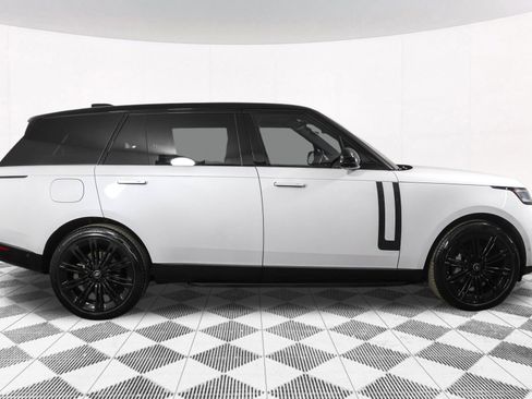 Used 2024 Land Rover Range Rover Long Wheelbase SE image 16