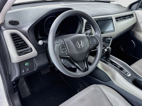 Certified 2017 Honda HR-V EX image 9