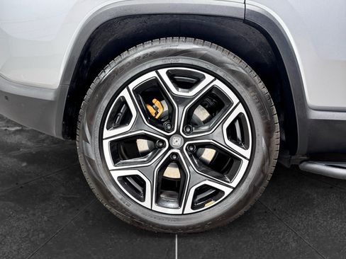 Used 2024 Rivian R1S Adventure AWD/4WD image 39