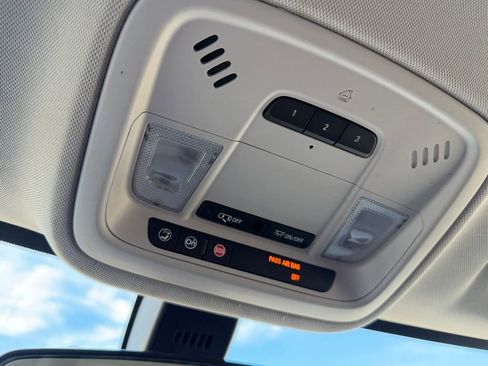 Used 2019 Chevrolet Traverse LT w/ LPO, Floor Liner Package AWD/4WD image 11