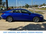 Used 2024 Hyundai Elantra SEL image 2