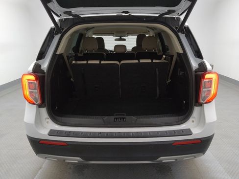 Used 2023 Ford Explorer XLT w/ Equipment Group 202A image 29