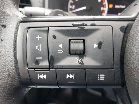 Used 2021 Nissan Rogue S image 26