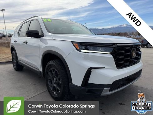 Used 2024 Honda Pilot TrailSport image 1
