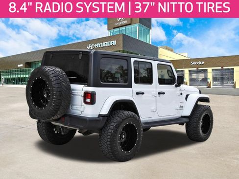 Used 2019 Jeep Wrangler Unlimited Sahara AWD/4WD image 5