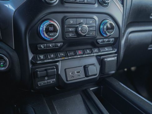 Used 2020 GMC Sierra 2500 Denali w/ Denali Ultimate Package image 16