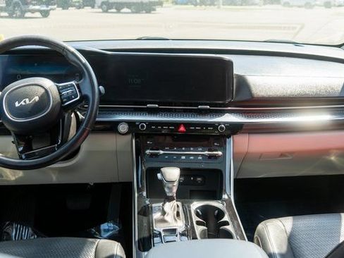 Used 2024 Kia Carnival SX Prestige FWD image 24