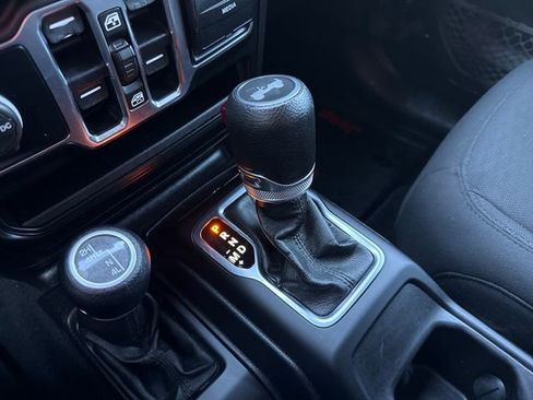 Used 2020 Jeep Wrangler Unlimited Sport image 32