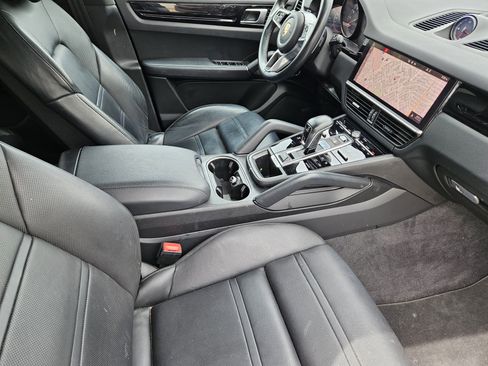 Used 2020 Porsche Cayenne image 21