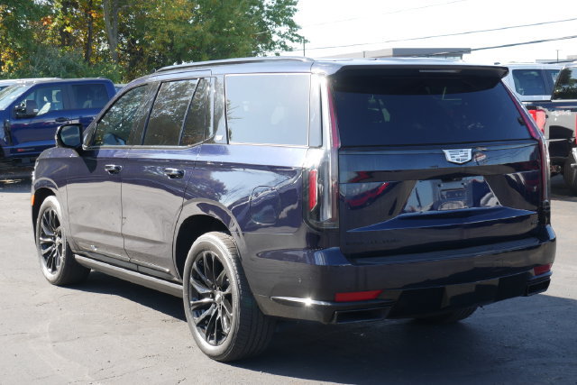 Used 2024 Cadillac Escalade Sport w/ LPO, ONYX Package AWD/4WD image 10