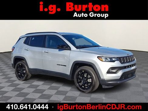New 2026 Jeep Compass Latitude AWD/4WD image 1