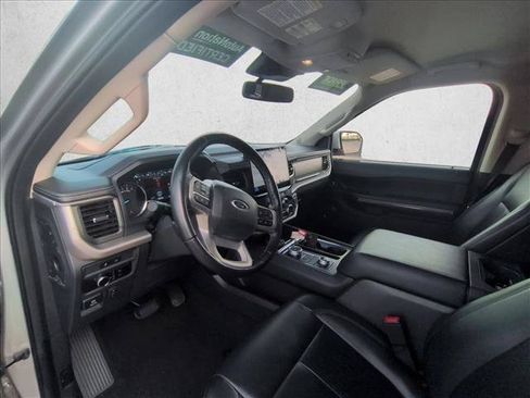 Used 2024 Ford Expedition XLT AWD/4WD image 9