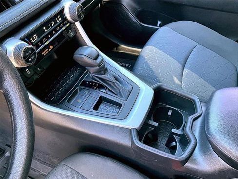 Used 2022 Toyota RAV4 XLE image 15