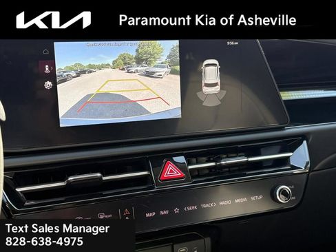 Certified 2025 Kia Niro EX Touring FWD image 11