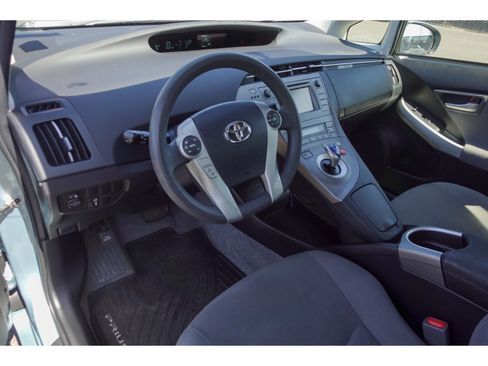 Used 2015 Toyota Prius Two FWD image 9