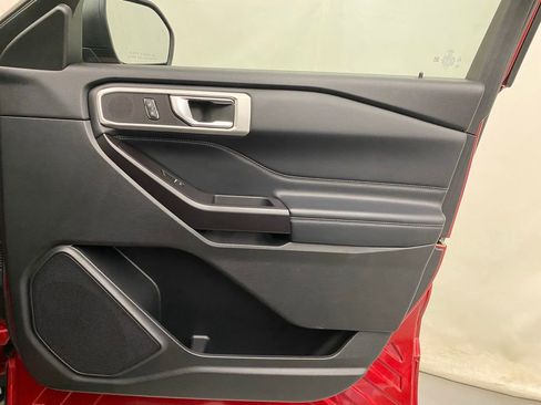 Used 2020 Ford Explorer XLT w/ Equipment Group 202A AWD/4WD image 11
