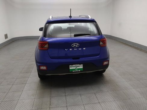 Used 2025 Hyundai Venue SEL image 6