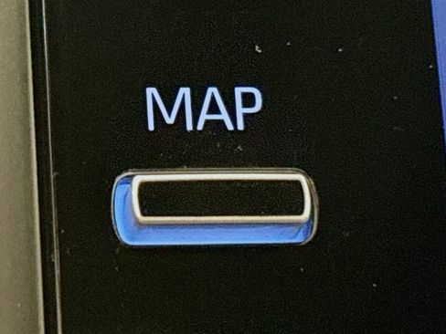 Used 2022 Toyota Tacoma TRD Off-Road image 14